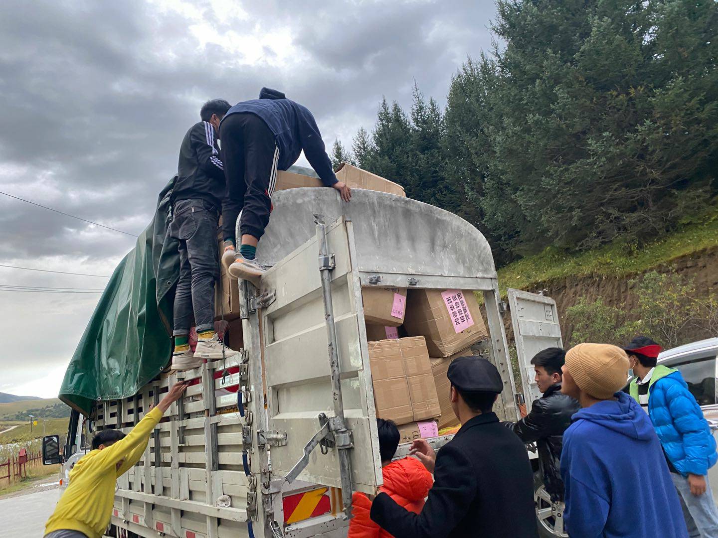 江南网页版登录入口-江南(中国)公益回顾丨家国同欢月同圆 温暖满载甘孜州(图5)